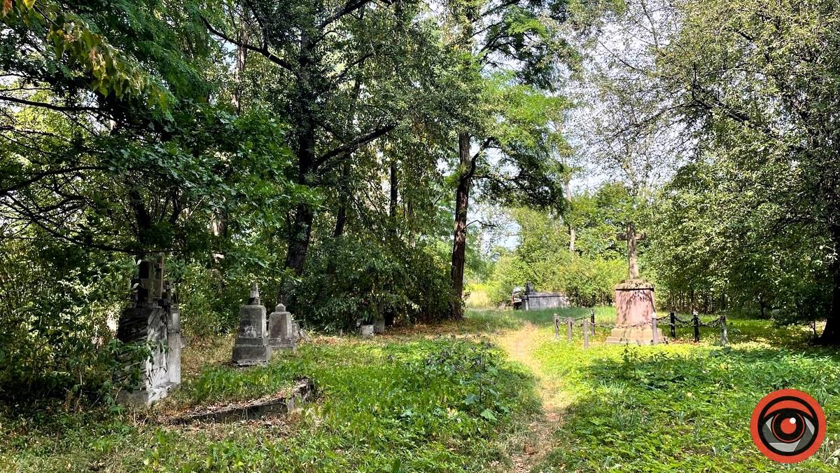 Давнє покинуте німецьке кладовище в Коломиї. Фоторепортаж 22
