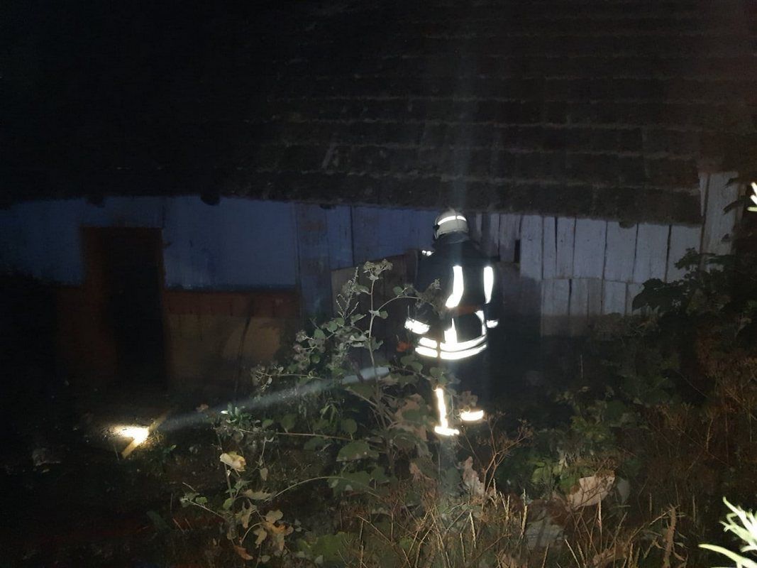 Посеред ночі на Коломийщині зайнявся будинок 1
