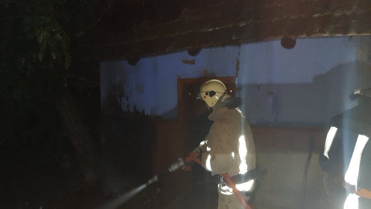 Посеред ночі на Коломийщині зайнявся будинок