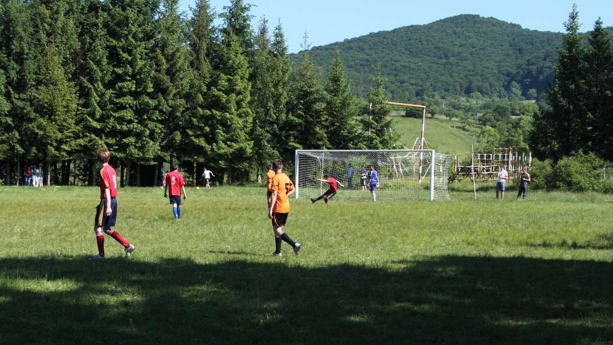 Благодійний турнір з футболу, більярду та тенісу. Обирайте, грайте та підтримуйте ЗСУ