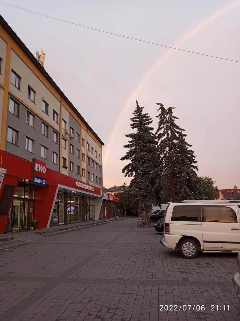 Веселка над Коломиєю, як арка перемоги 6