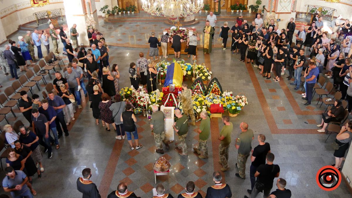 Коломия провела в останню путь Героя Михайла Козака | Фоторепортаж 10