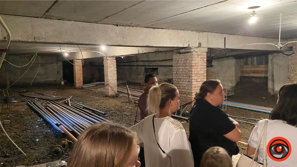 У ліцею №5 в Коломиї сварилися і оглядали сховища 7