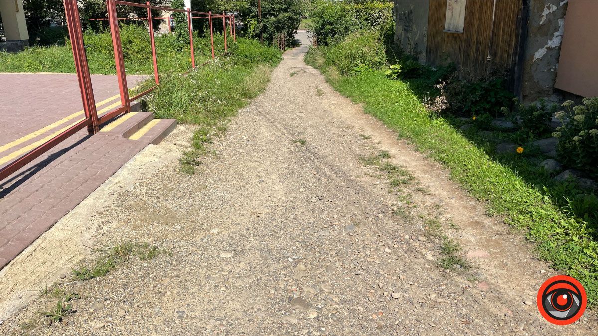 Дивіться, діти, під ноги: відсутня дорога до дитячого садочка 7