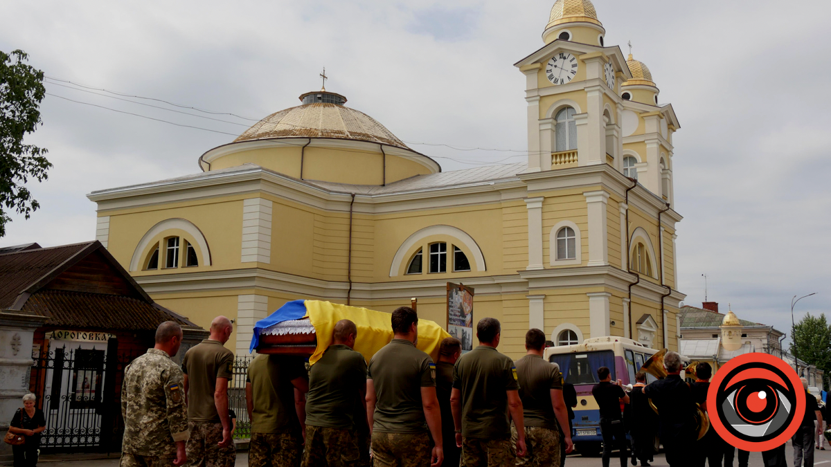 Коломия попрощалася з Героєм Сергієм Ніньовським 13