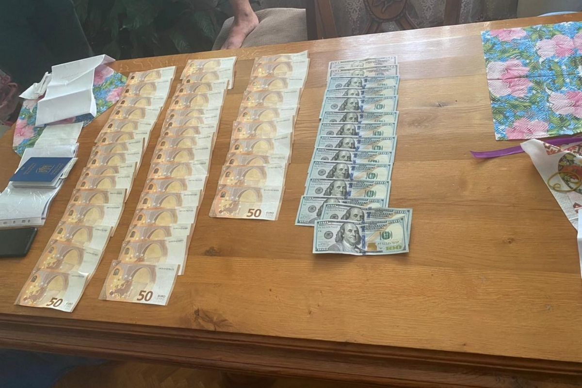 Аферисти хотіли продати карету швидкої, яка надійшла на Прикарпаття як гуманітарна допомога 2