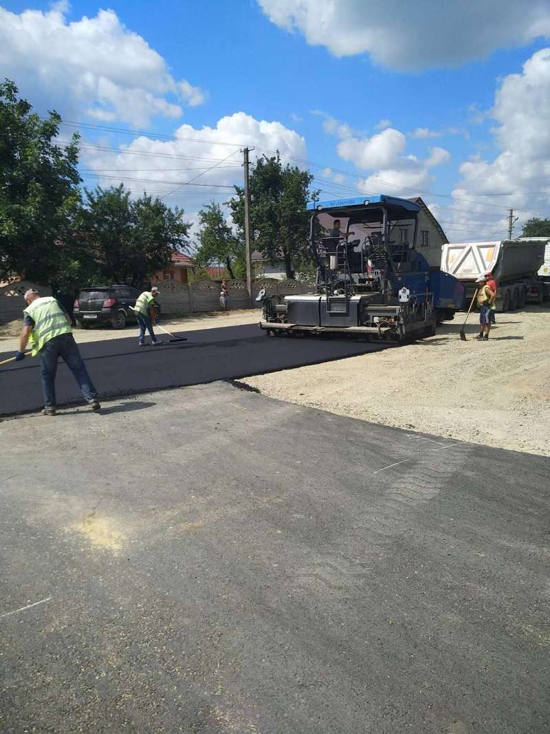Свіжесенький асфальт постелили в Коломиї та Шепарівцях 1