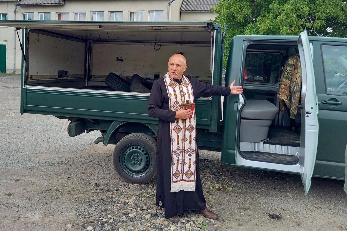 Ще один автомобіль на передову 1