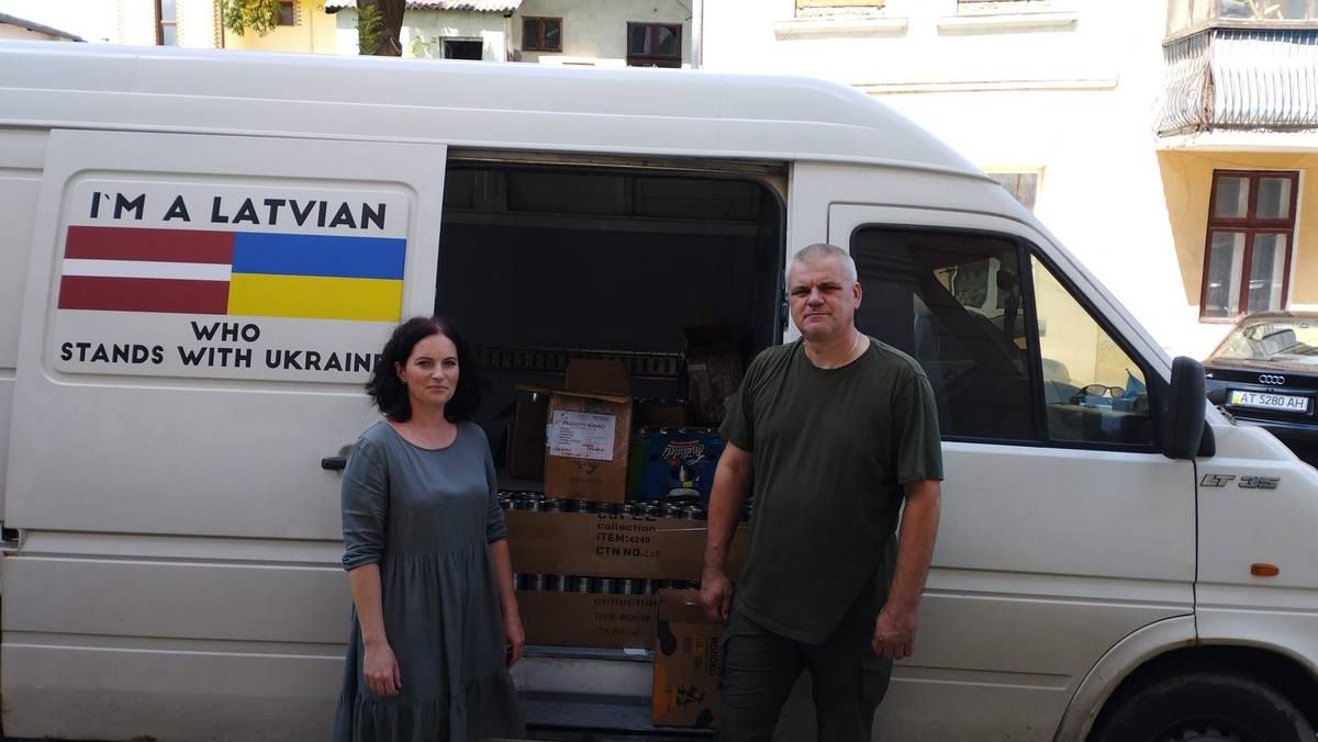 До Коломиї прибула допомога з Шотландії 1