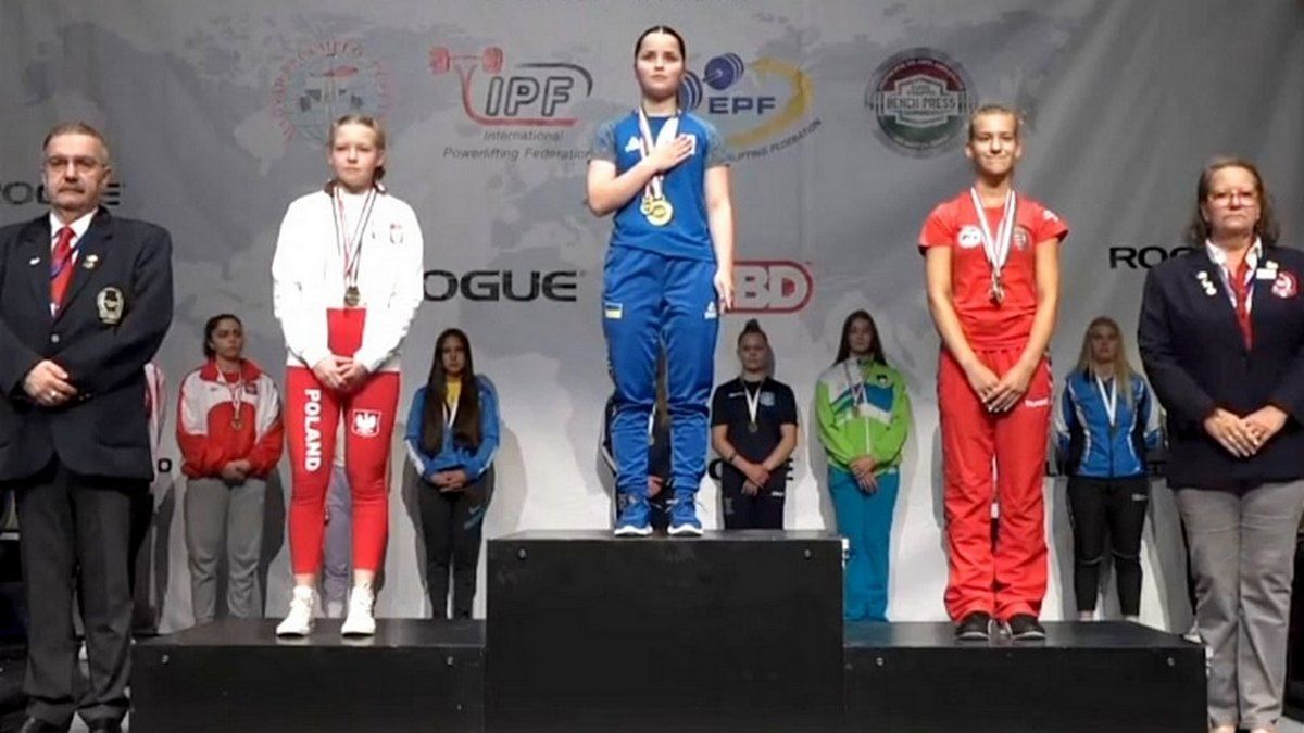 Дівчинка з Городенки стала чемпіонкою з пауерліфтингу