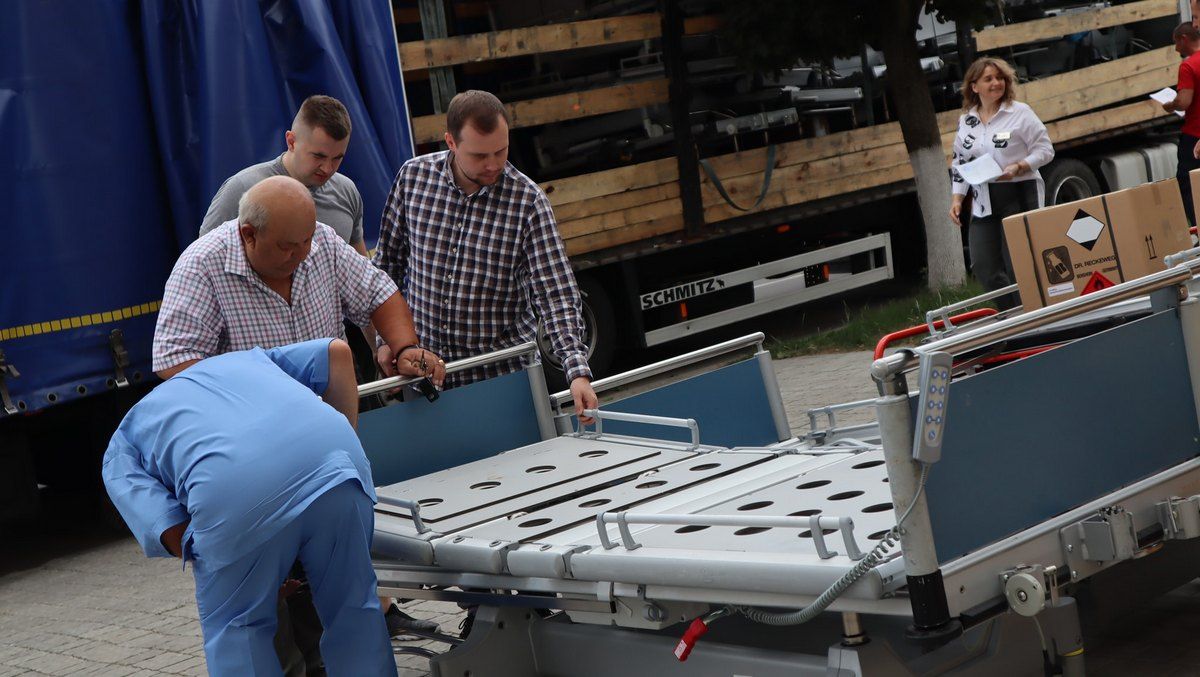 Німеччина передала на Коломию нові меблі 7