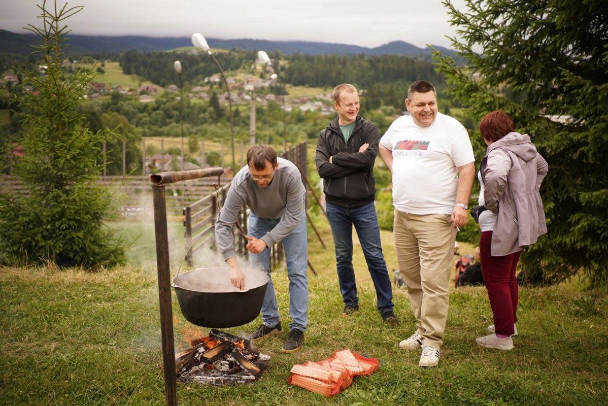 Як на Прикарпатті збирали на тепловізор, продаючи гуцульські страви 1