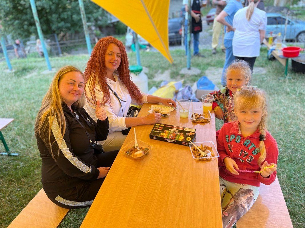 Як на Прикарпатті збирали на тепловізор, продаючи гуцульські страви 5