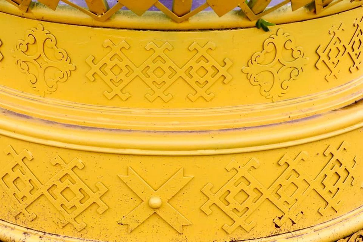 Маленька перемога: міський голова Коломиї пообіцяв не платити за металеве яйце 2