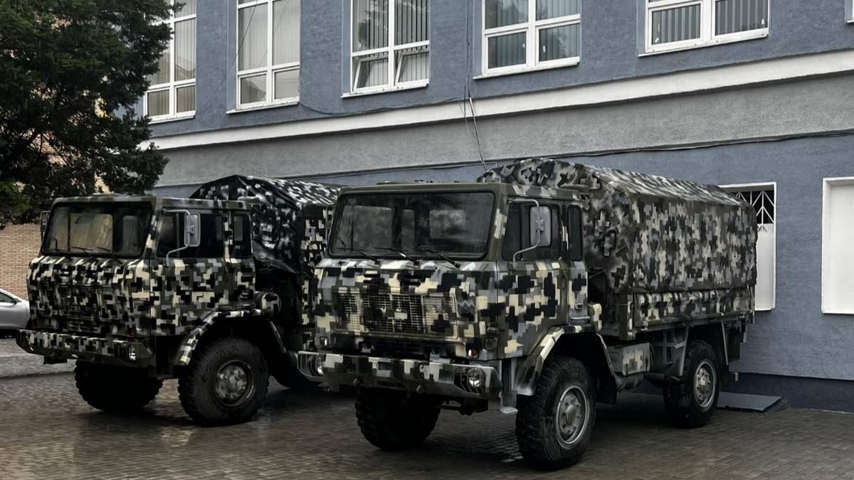 Ще дві автівки для військових придбали у Коломийській ТГ