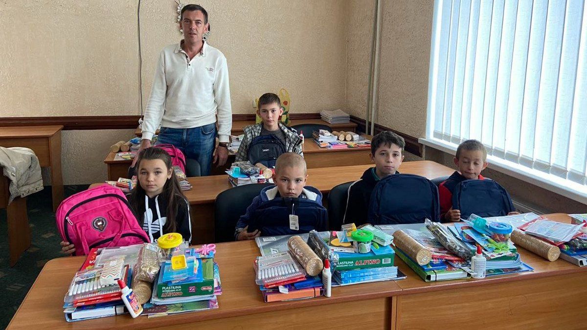 Діти Городенківщини отримали набори школяра безкоштовно