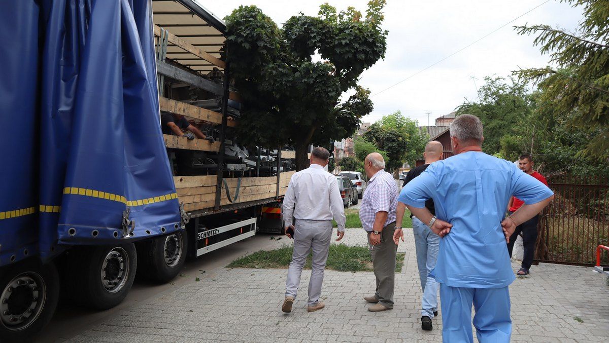 Німеччина передала на Коломию нові меблі 5