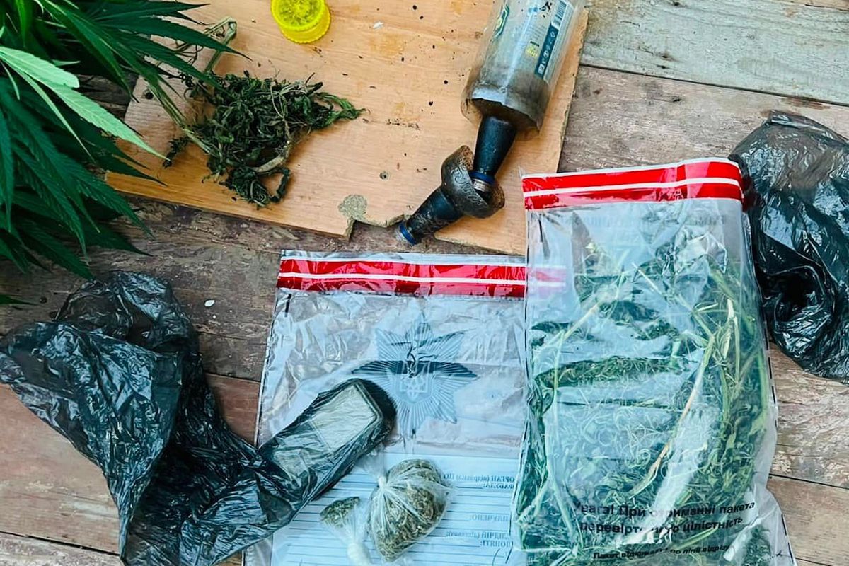 Ціла група наркодилерів працювала в Коломиї та Надвірній 1