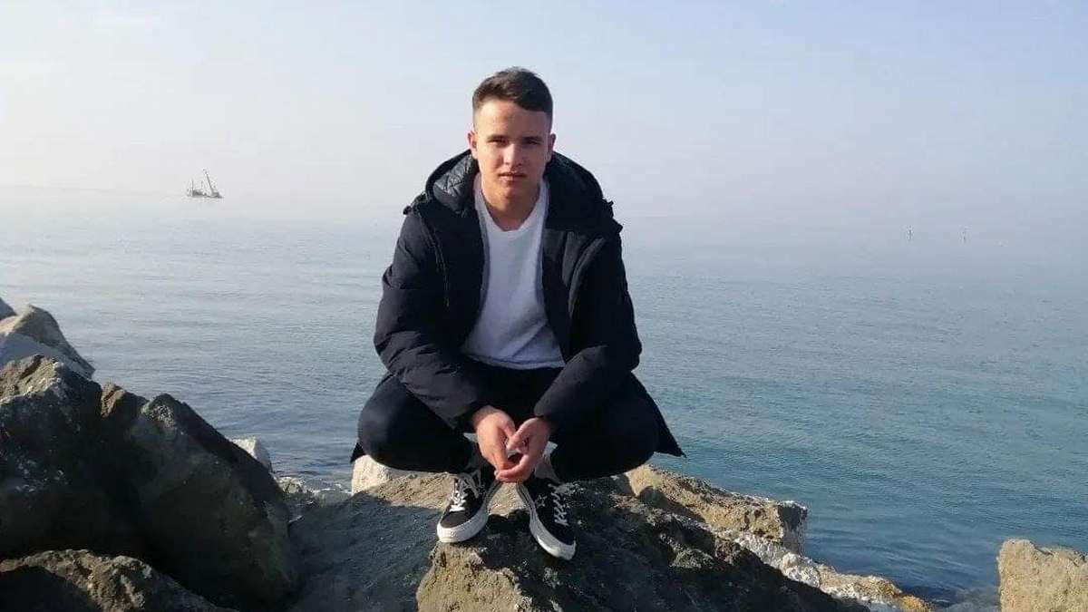 На Прикарпатті розшукують безвісти зниклого юнака