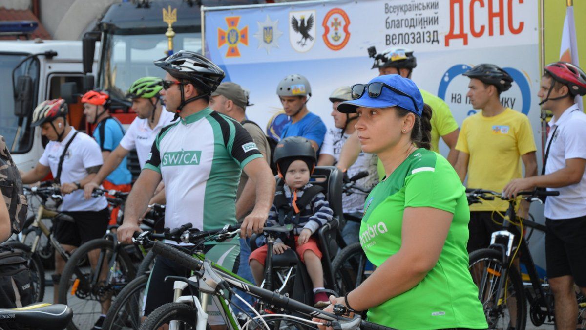10 км = понад 226 тис для ЗСУ | відбувся велозаїзд рятувальників області 3