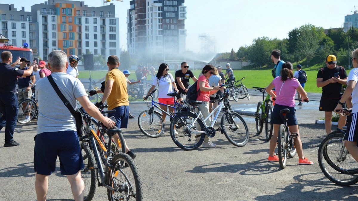 10 км = понад 226 тис для ЗСУ | відбувся велозаїзд рятувальників області 1