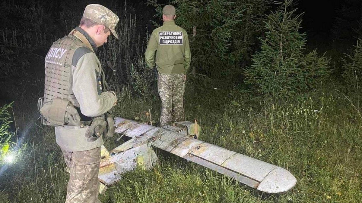 На західному кордоні затримали понад 100 контрабандистів, третина з них - з підробленими паспортами 4