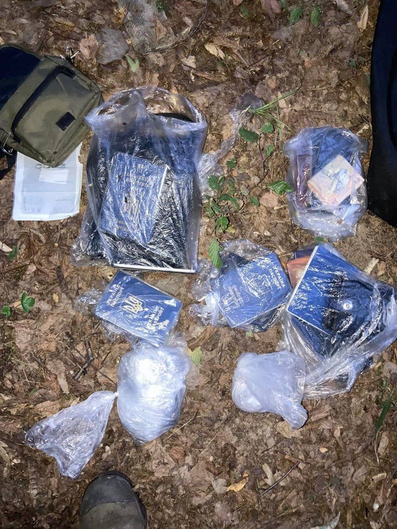 На західному кордоні затримали понад 100 контрабандистів, третина з них - з підробленими паспортами 3