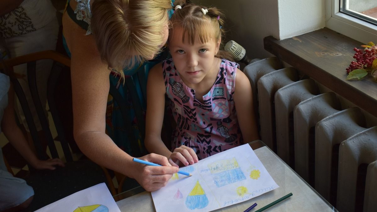 Малюнки коломийських дітей стануть принтом для футболок 17