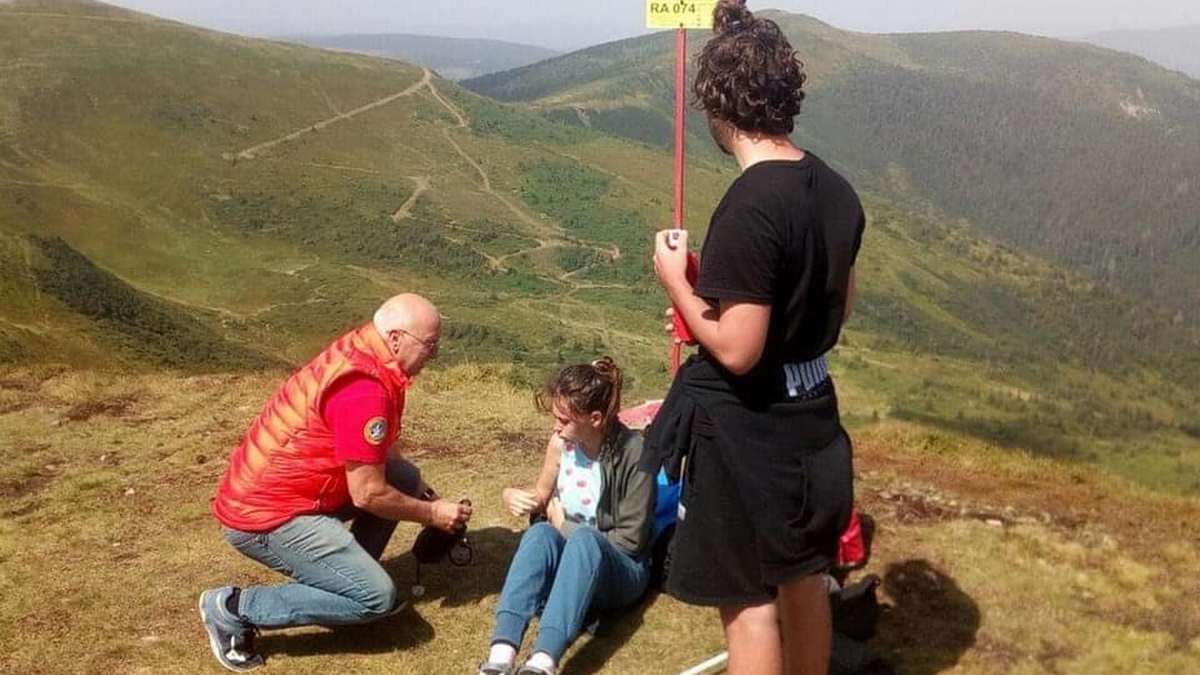 У Карпатах туристці стало погано