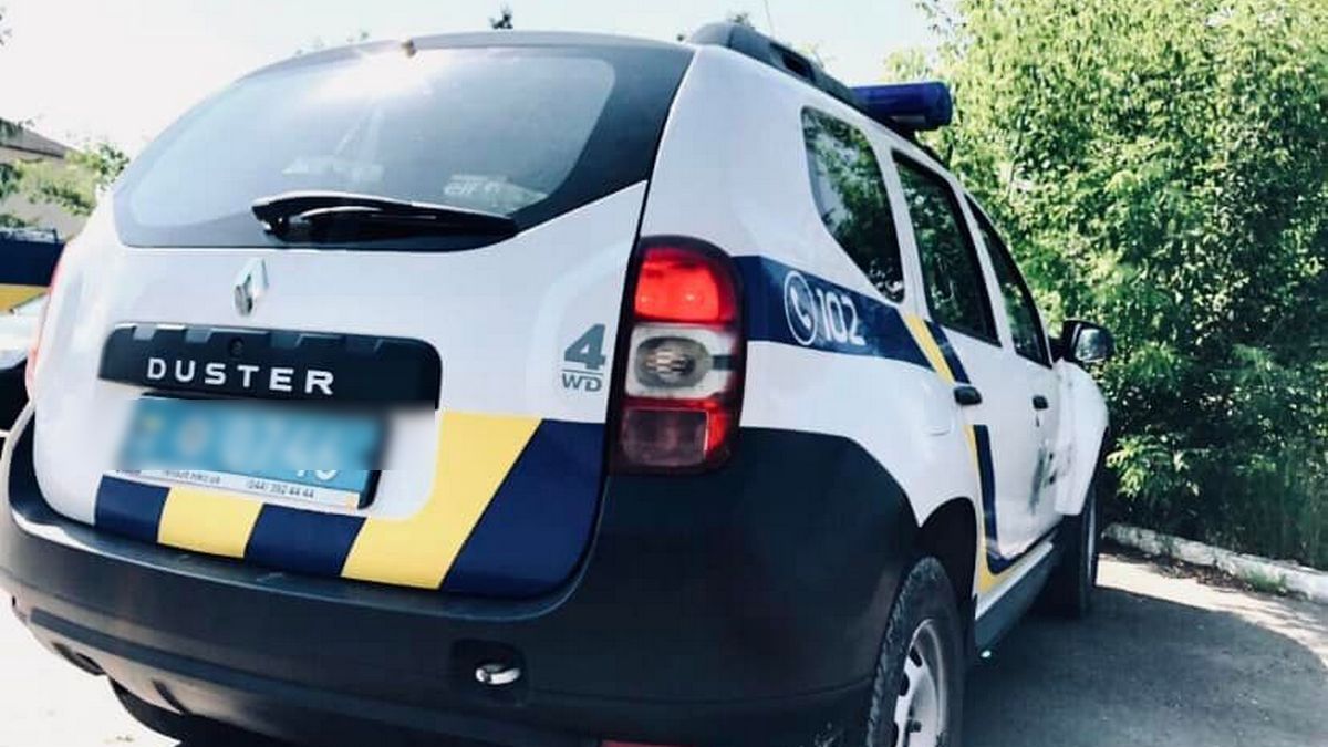 50 тис грн за неіснуючий одяг | поліцейські спіймали шахрайку 2