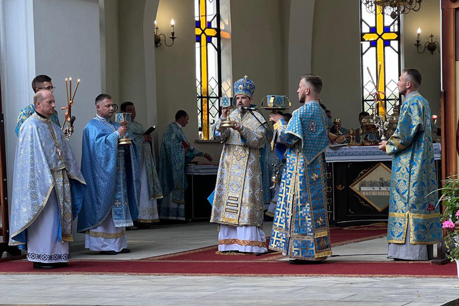 Сотні коломиян прийшли на щорічну прощу до Зарваниці 4