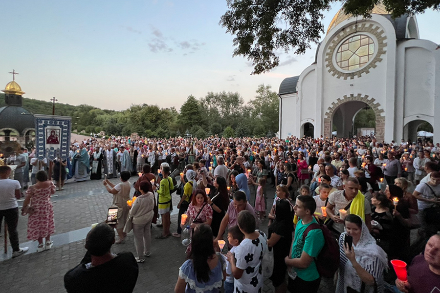 Сотні коломиян прийшли на щорічну прощу до Зарваниці 3