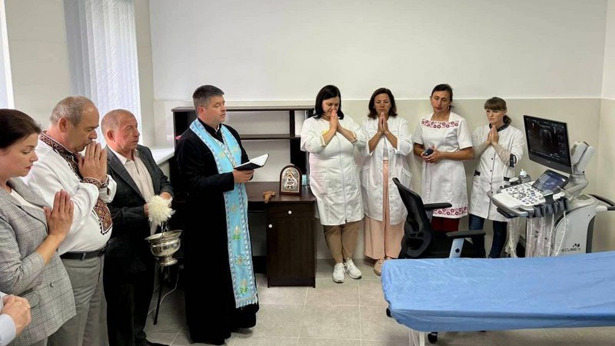 У Верховині відкрили і освятили новий УЗД-кабінет з новітнім обладнанням