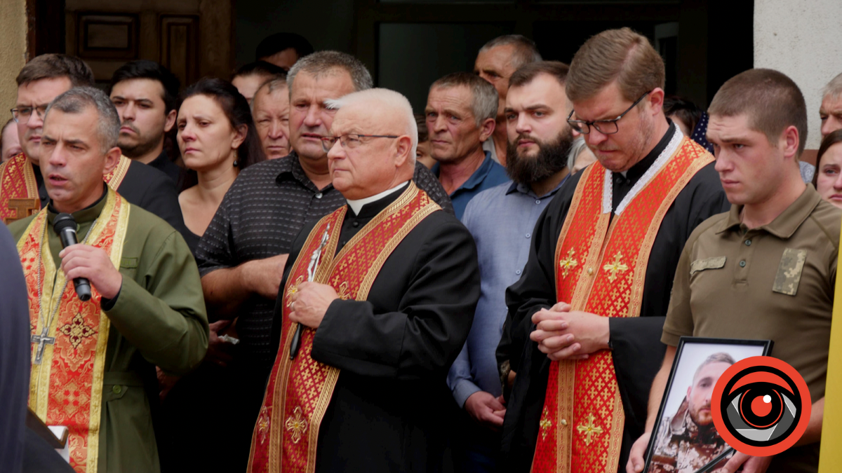 Коломия попрощалася з Героєм Сергієм Ніньовським 7