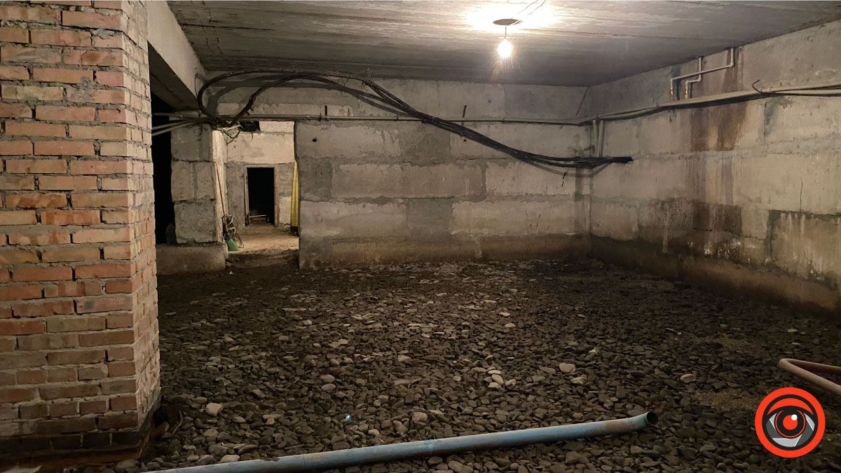 У ліцею №5 в Коломиї сварилися і оглядали сховища 1