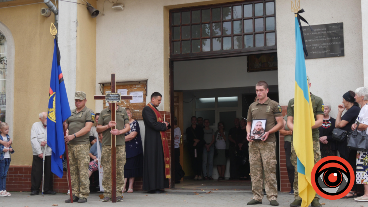 Коломия попрощалася з Героєм Сергієм Ніньовським 3