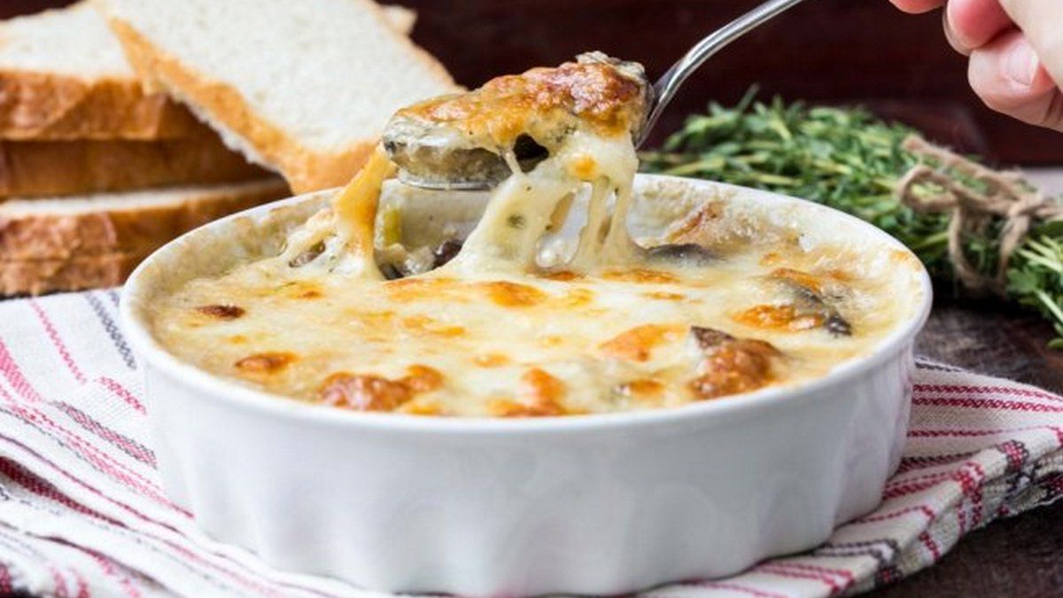 Неповторний жульєн з білих грибів: старовинний рецепт