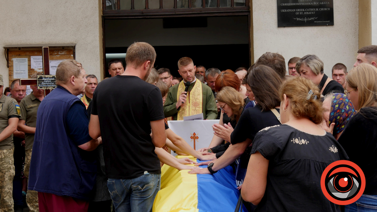 Коломия попрощалася з Героєм Сергієм Ніньовським 9