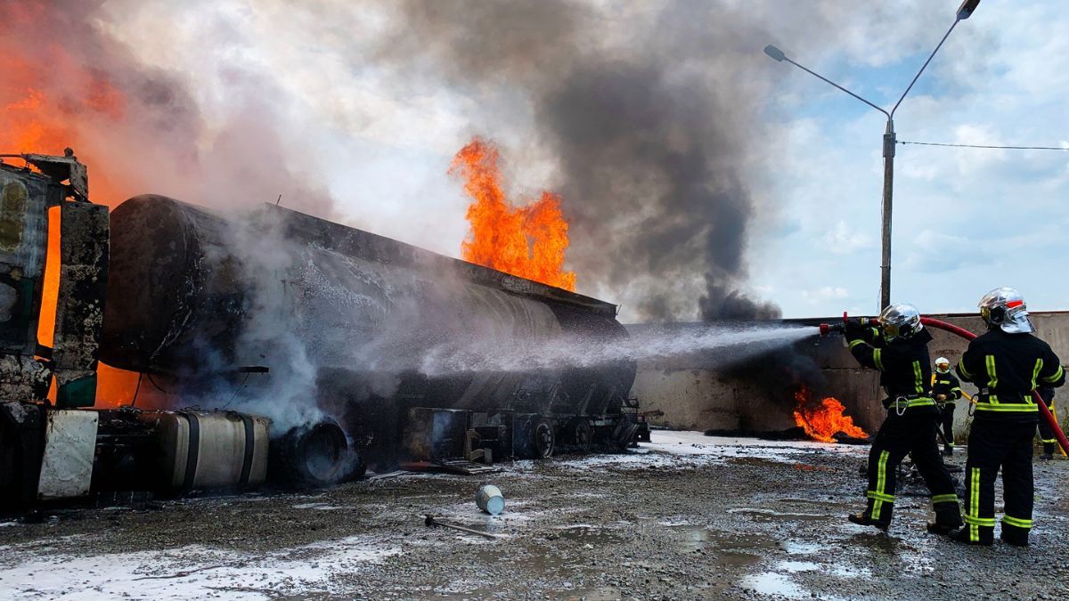 Масштабна пожежа на АЗС у Чернівцях 3