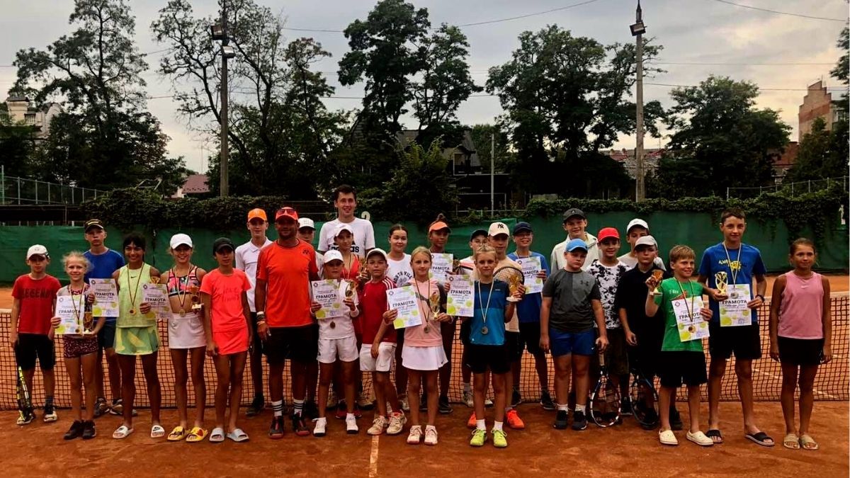 У Коломиї відбувся турнір з тенісу приурочений Дню Державного прапора України