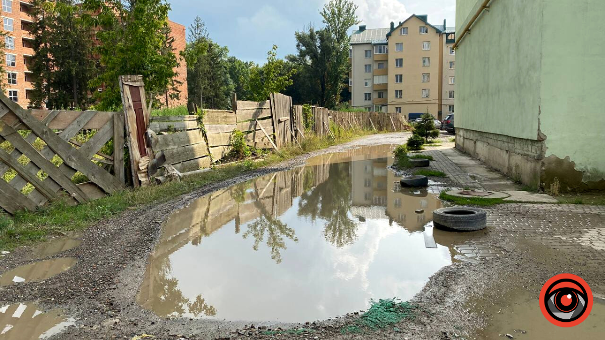 "Тетріс" з люків і не тільки | вулиця Чайковського у Коломиї 1