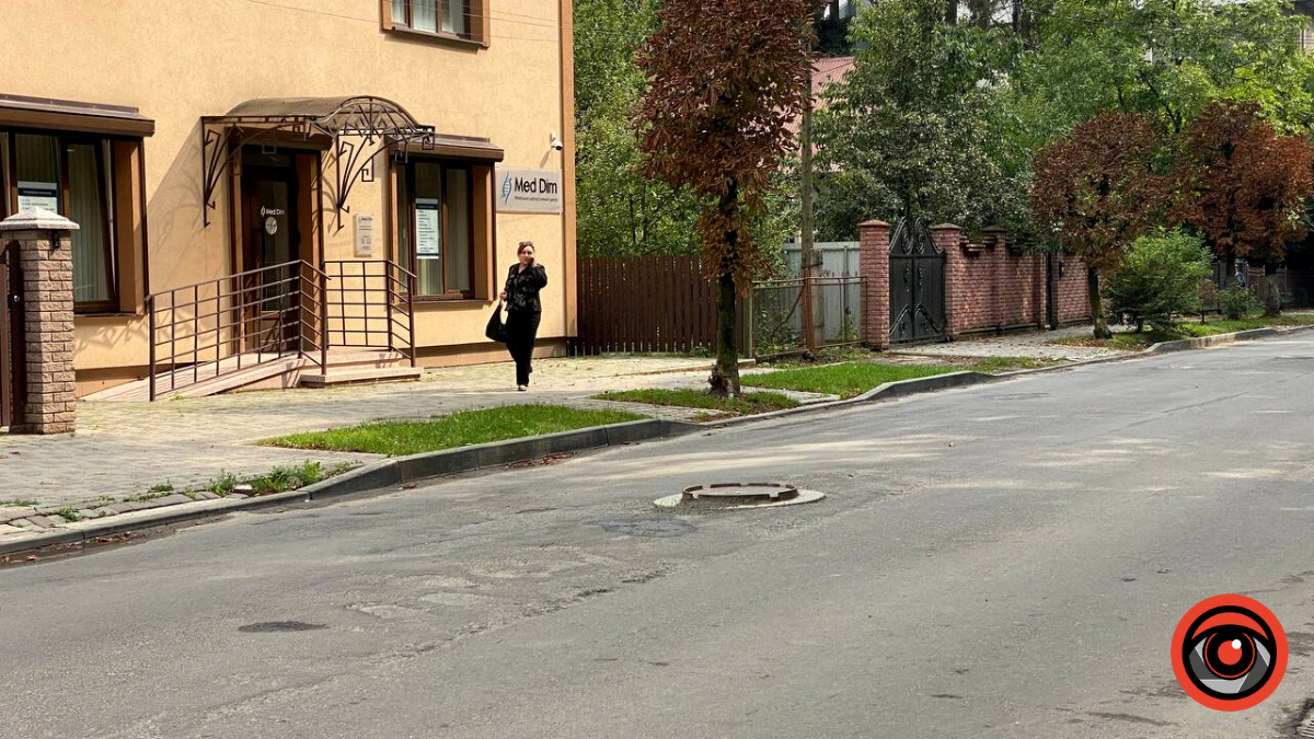 "Тетріс" з люків і не тільки | вулиця Чайковського у Коломиї 2