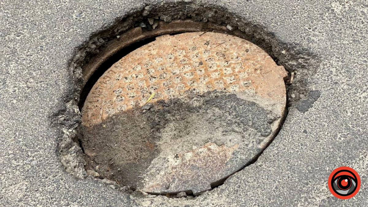 "Тетріс" з люків і не тільки | вулиця Чайковського у Коломиї 8