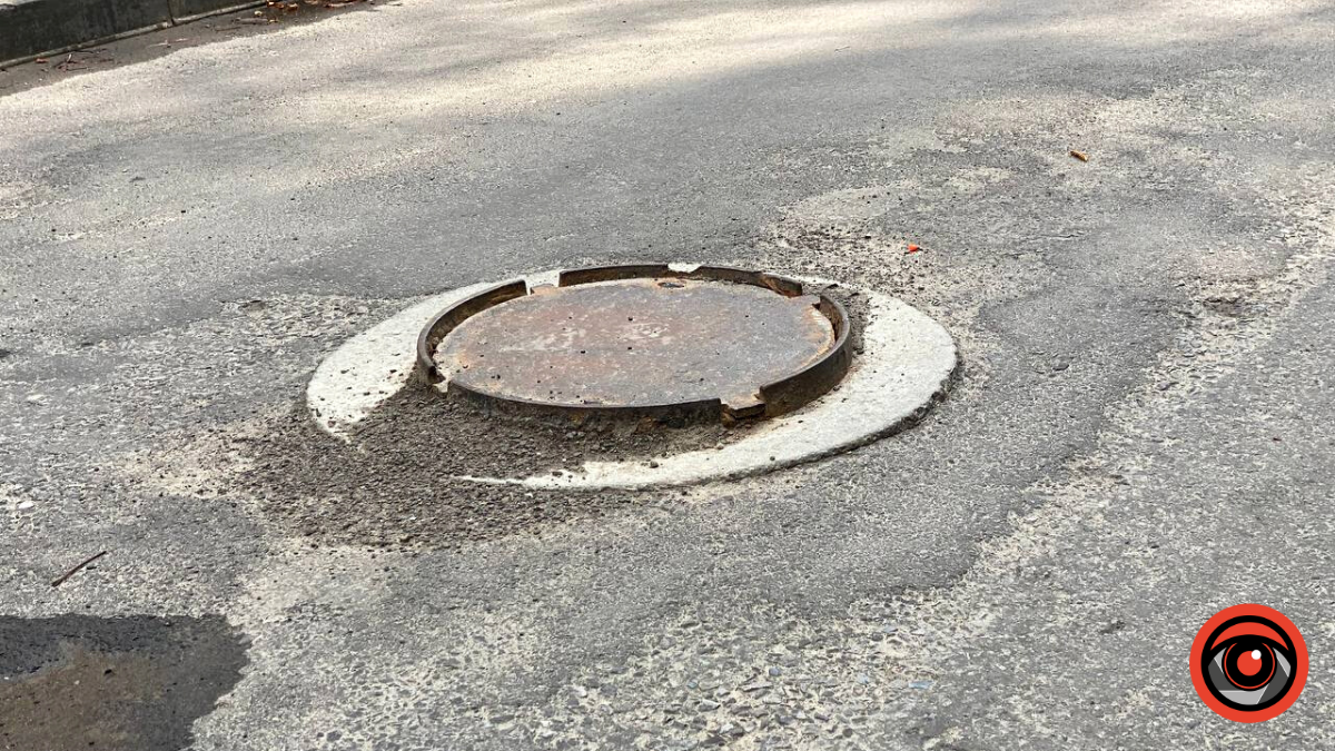 "Тетріс" з люків і не тільки | вулиця Чайковського у Коломиї 3