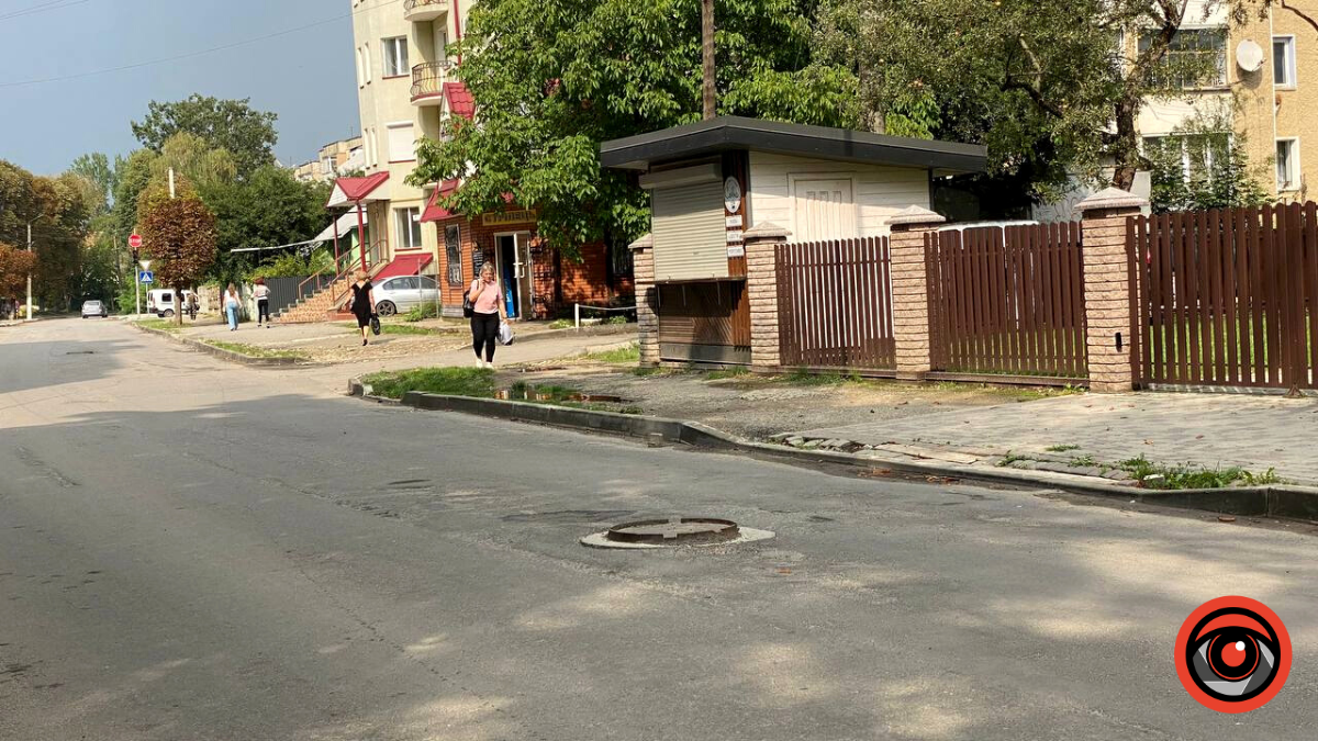 "Тетріс" з люків і не тільки | вулиця Чайковського у Коломиї 6