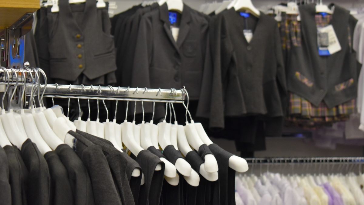 Одягнути школяра: скільки батькам доведеться заплатити?