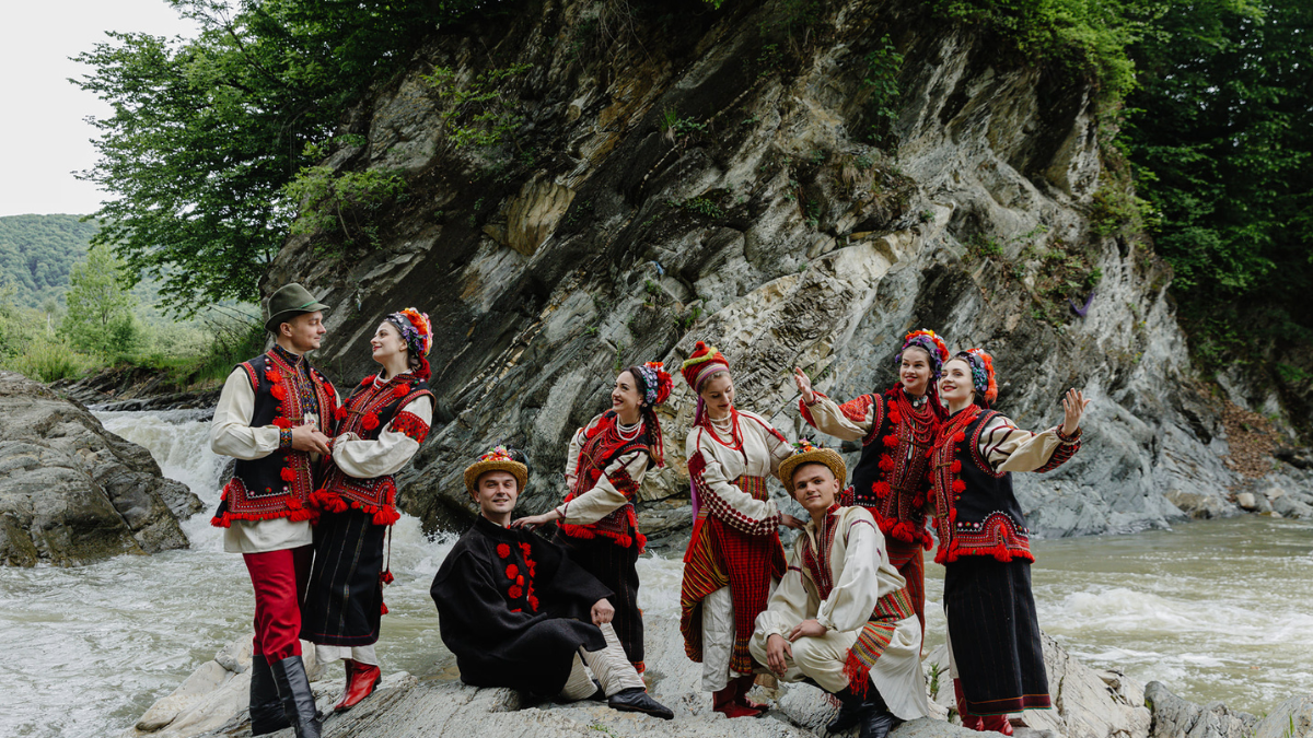 Гуртки народного танцю проводять набір дітей 2