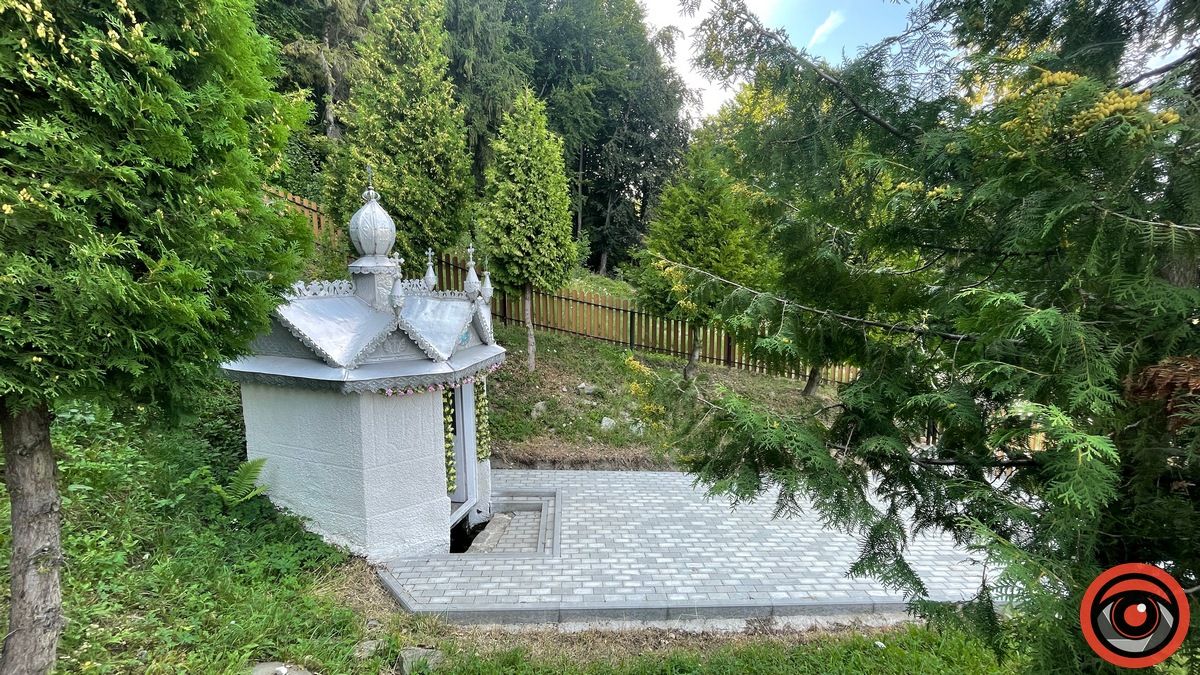 Високогірна Марківка: цілюща криниця й басейн над урвищем 6