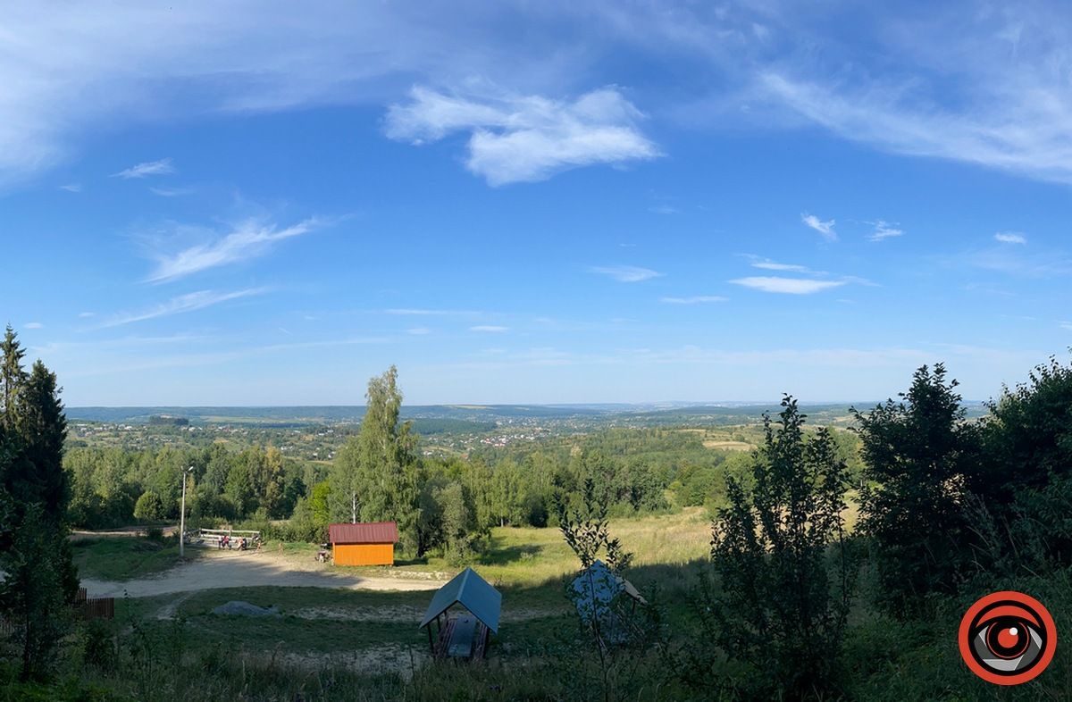 Високогірна Марківка: цілюща криниця й басейн над урвищем 1