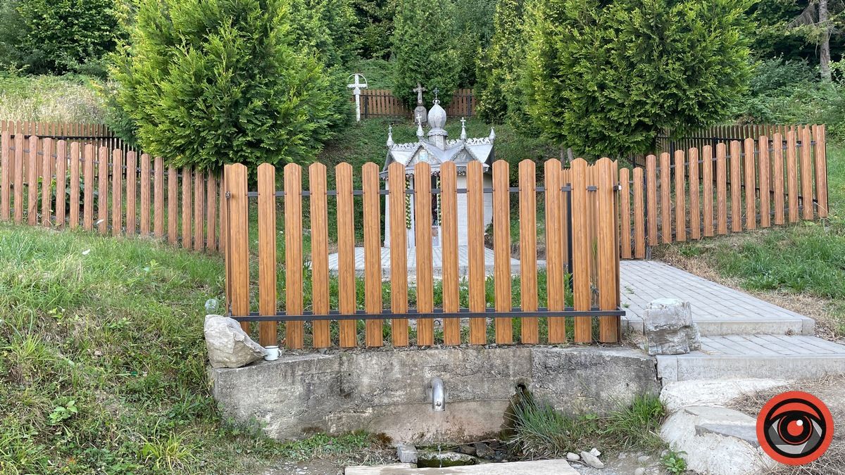 Високогірна Марківка: цілюща криниця й басейн над урвищем 3